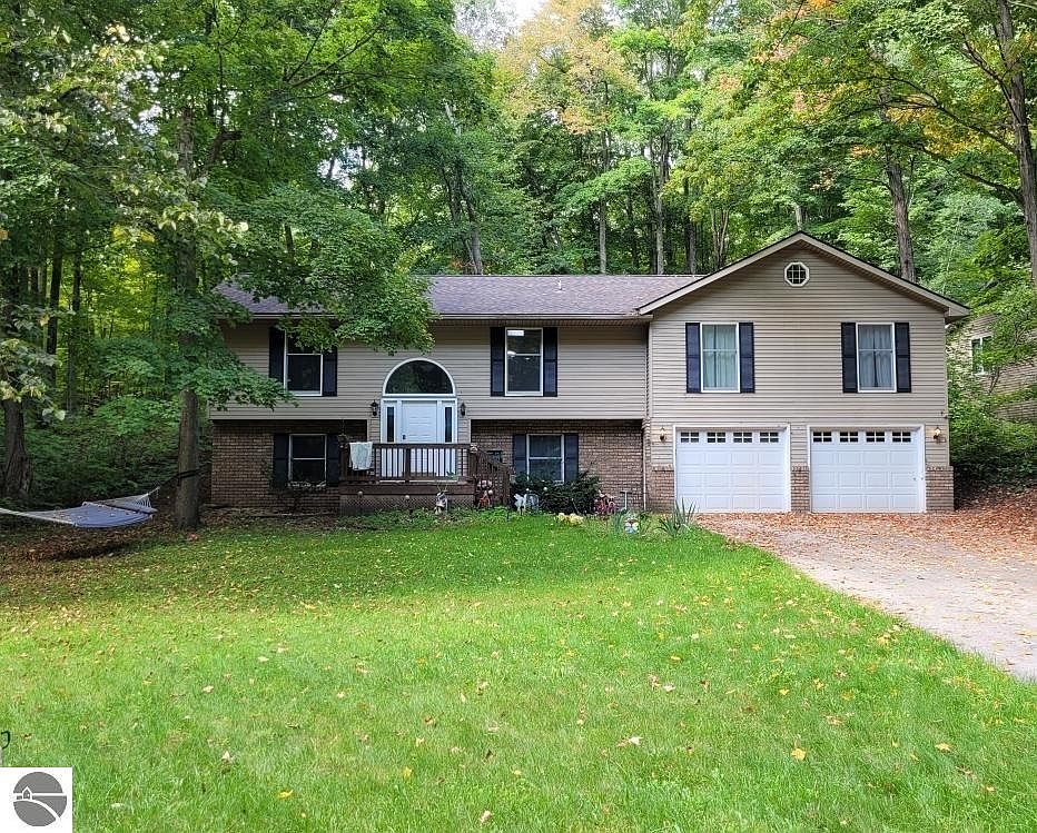 19096 Birch View Trl, Lake Ann, MI 49650 Zillow