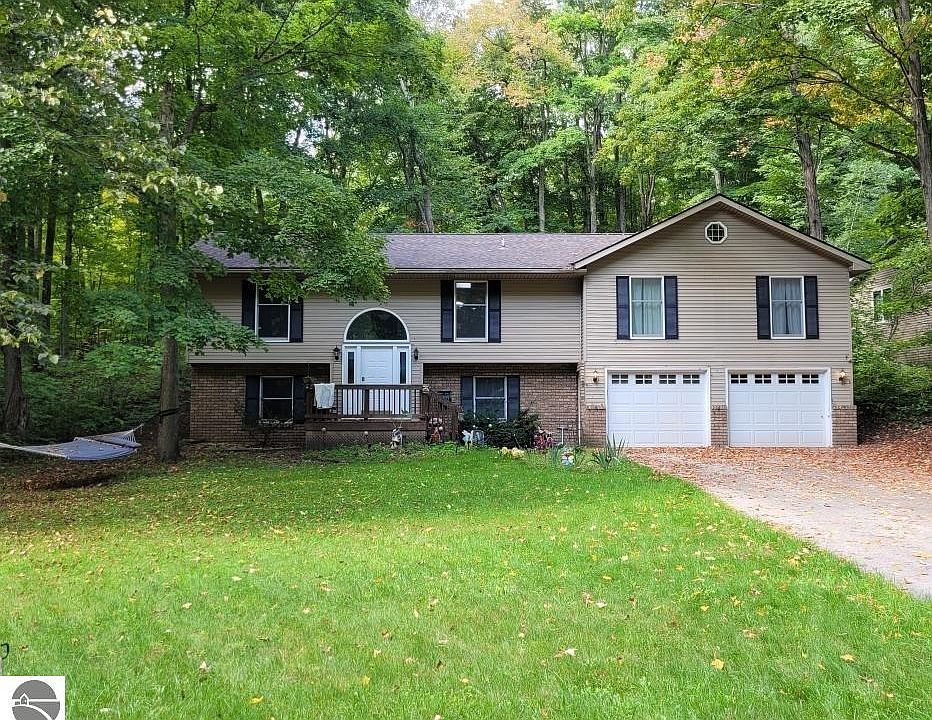 1st image of 19096 Birch View Trl