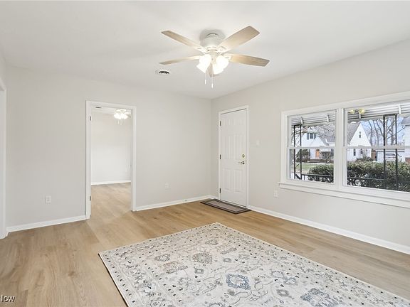 3rd image of 4264 W 224th St