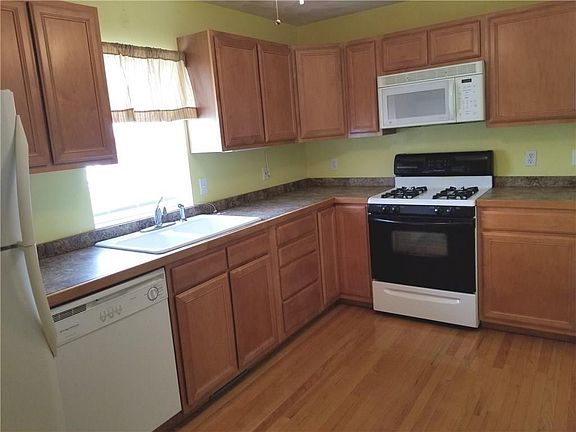 4th image of 720 Putnam Pike APT 601