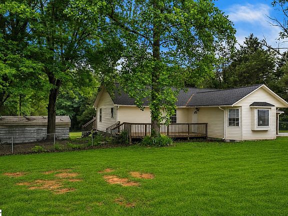 4th image of 212 Seigler Rd