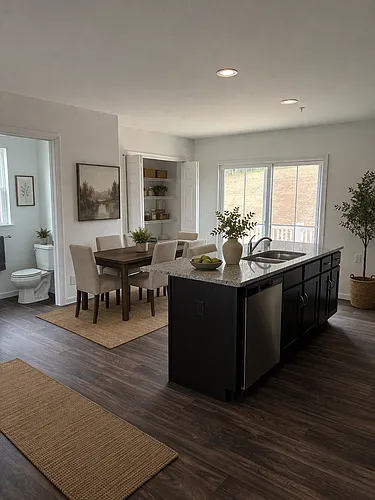 4 Meredith Way Photo 1