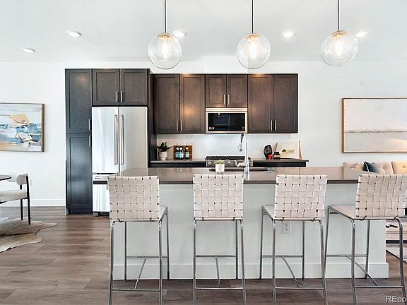 3rd image of 6971 E Lowry Boulevard