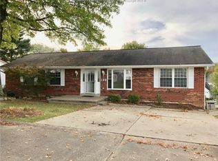 128 Washington Cir, Hurricane, WV 25526