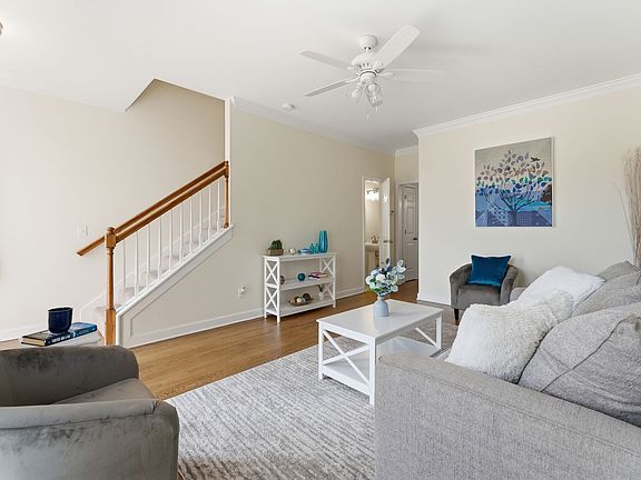 5th image of 403 Newport Meadows Cir