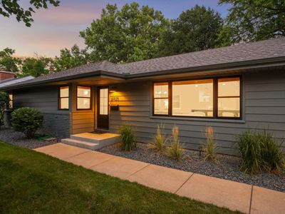 6925 Southdale Rd, Edina, MN, 55435