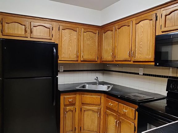 2nd image of 3238 Olinville Ave