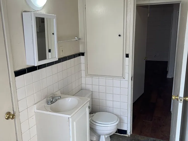 2300 W Hickory St — Photo 26