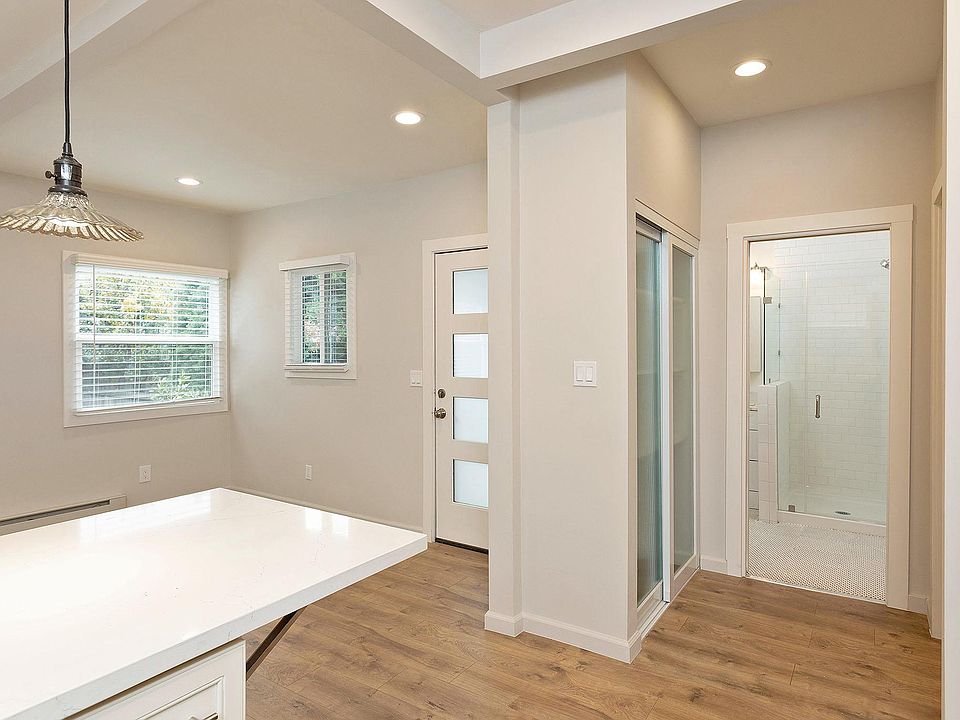 Kitchen entertainment combined space