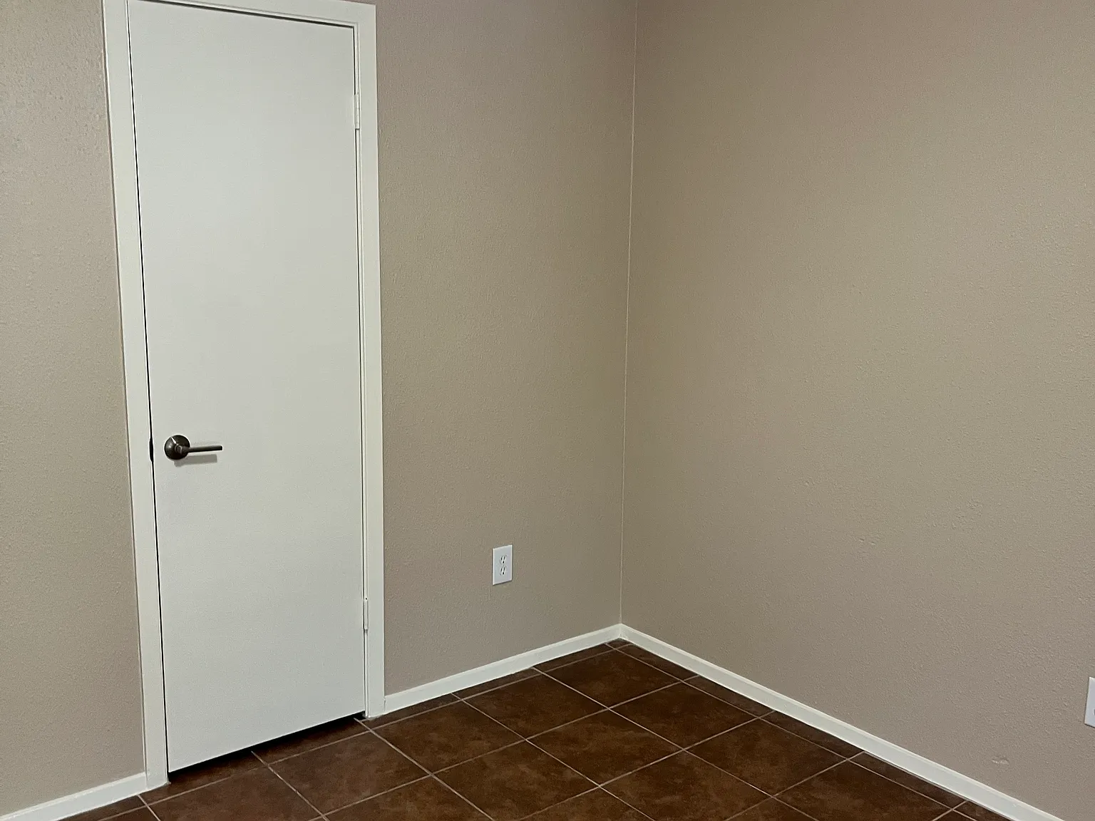 4 bed, 1505 sqft, $1,700 — Photo 3