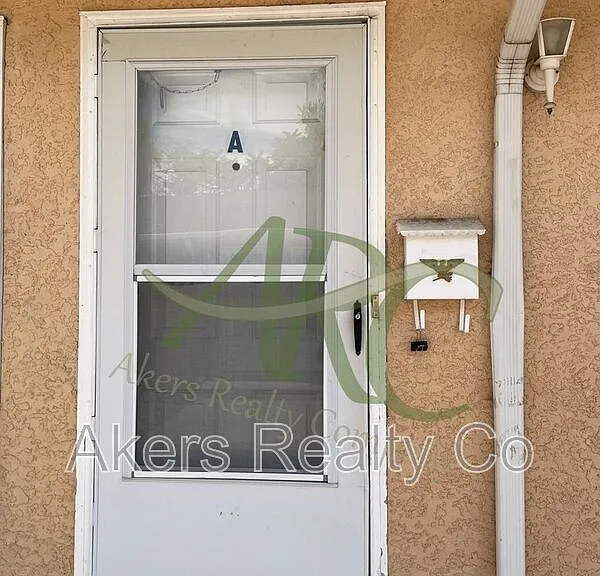 2722 Poplar St #A — Photo 2