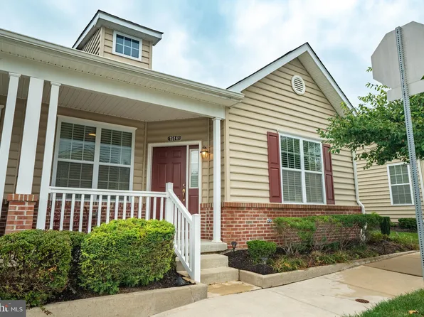 15141 Sunflower Dr, Philadelphia, PA 19116