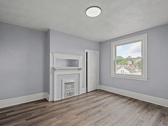 3rd image of 138 Linnview Ave