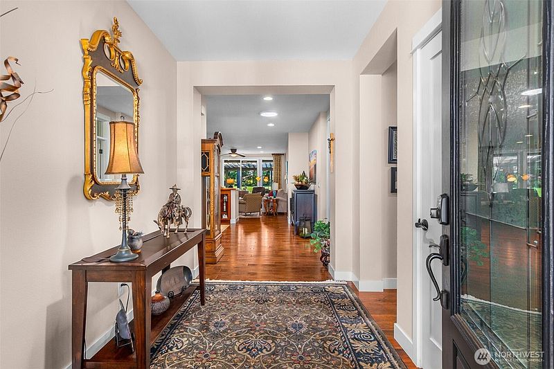 4th image of 8227 Orcas Loop NE
