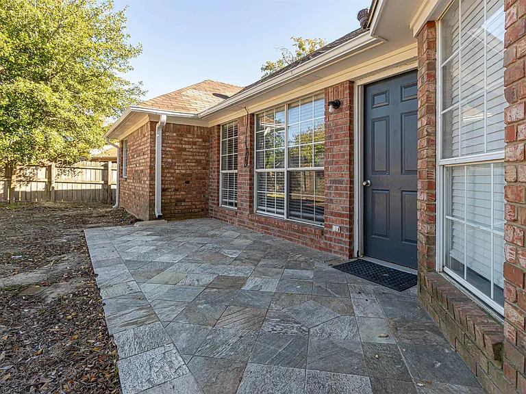 5605 Calais Dr — Photo 25
