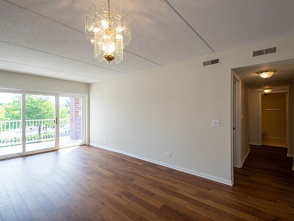 4th image of 7011 W Touhy Ave