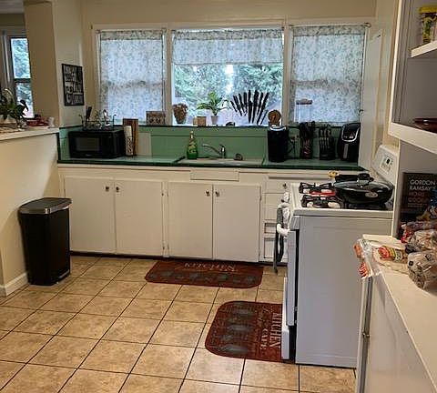 5th image of 601 Kindred Ln Unit A