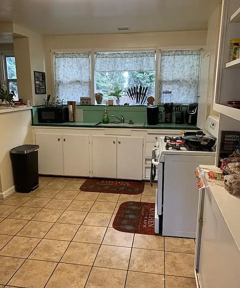 601 Kindred Ln #A — Photo 5