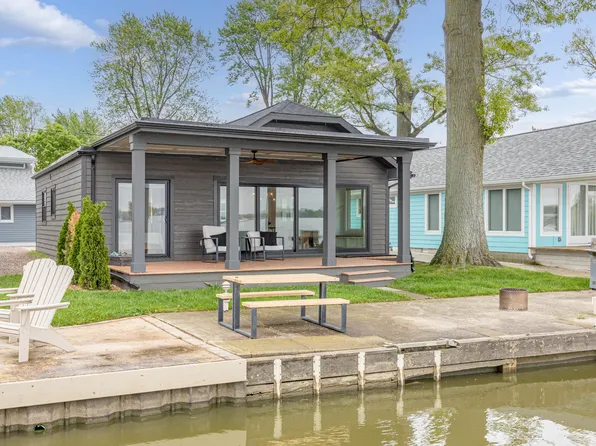 7925 Hickory Ave, Russells Point, OH 43348