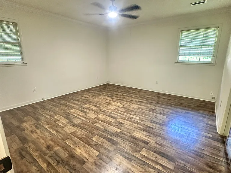 1105 Buena Vista Dr — Photo 9