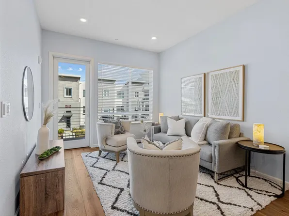 338 Llano De Los Robles Ave #2, San Jose, CA 95136