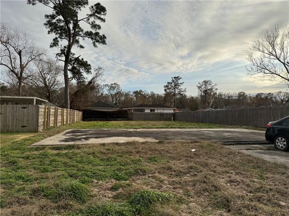 5825 Glasco Dr, Marrero, LA 70072