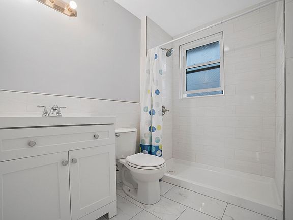 4th image of 127 Russell St #127