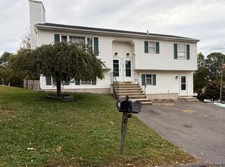 284 Newridge Ave, Waterbury, CT 06708