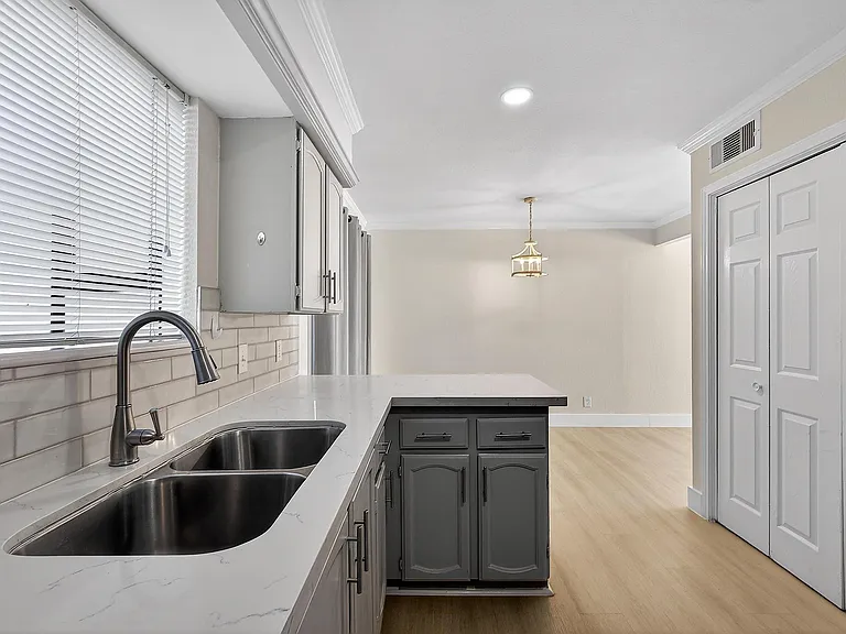 1221 Cedar Post Ln #4D — Photo 7