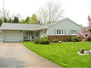 2812 Pease Ln photo 1