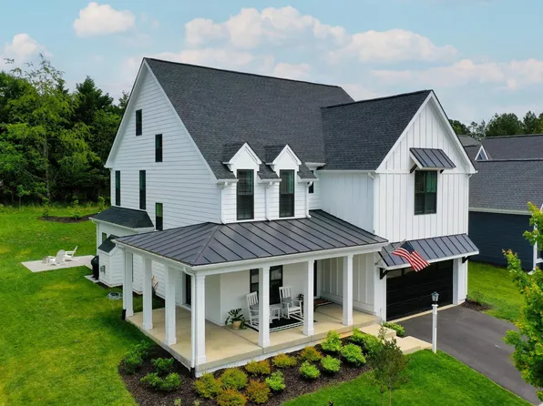 3439 Rowcross St, Crozet, VA 22932