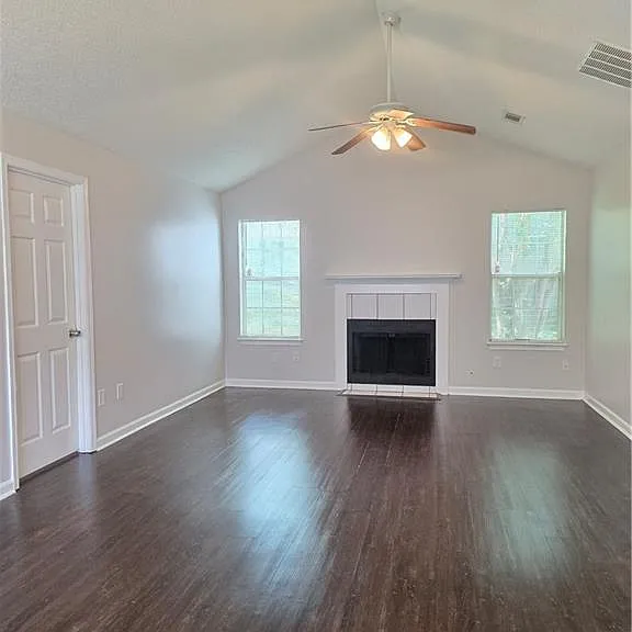 1504 Cain Ct — Photo 4