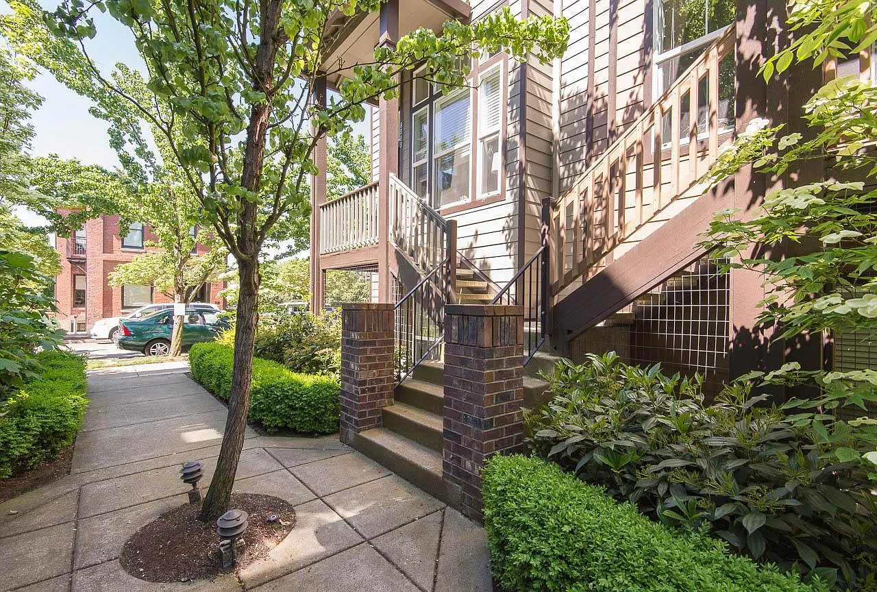 8808 SE 11th Ave — Photo 2