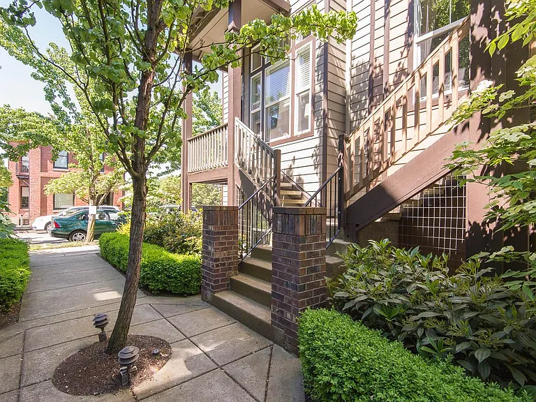 8808 SE 11th Ave — Photo 2