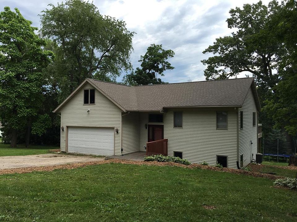 1st image of 86 Menominee Dr
