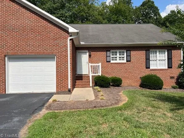 312 Oleander Dr #B, Eden, NC 27288