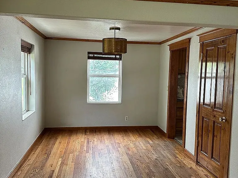 2821 W Rowan Ave — Photo 3