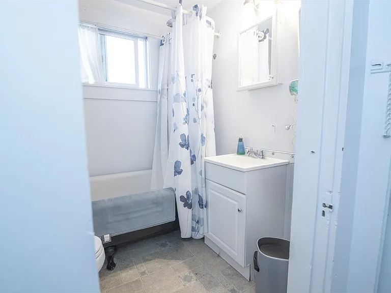 105-107 Goddard St #3 — Photo 14