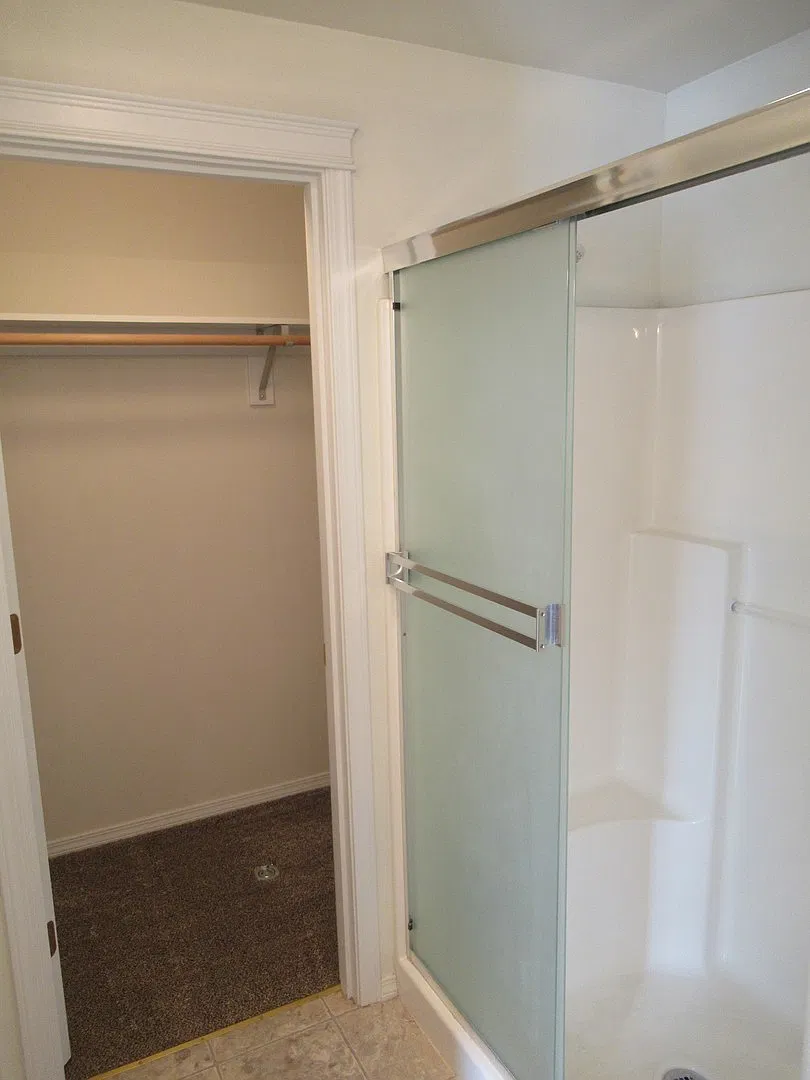 Three Bedroom Home in Independence — Photo 4