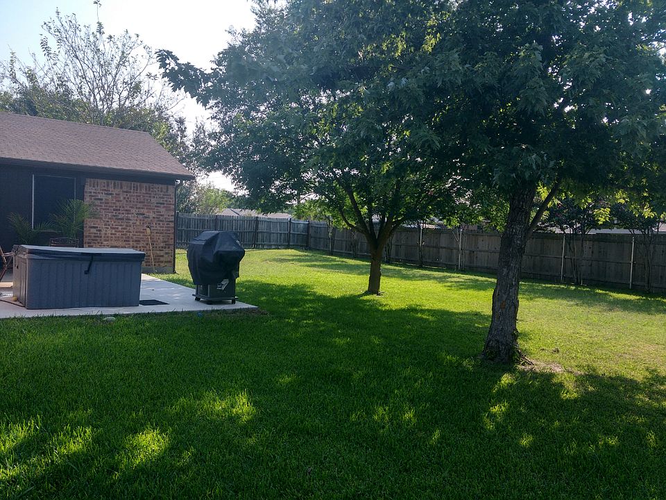 2nd image of 1303 Bradley Ct