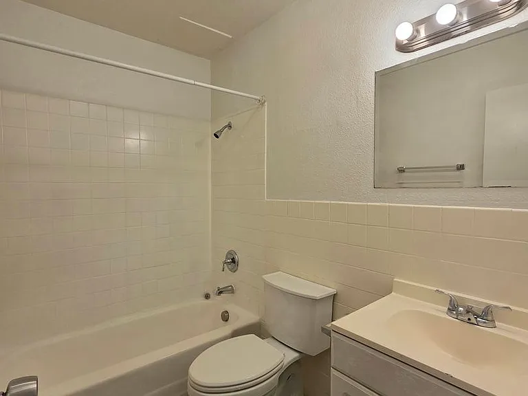 3370 Brussels St — Photo 8