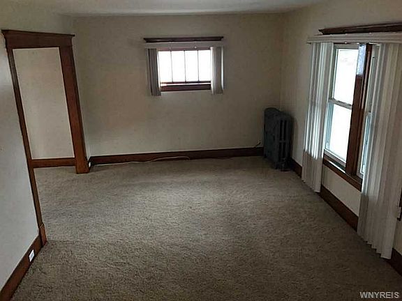 5th image of 176 Parkwood Ave