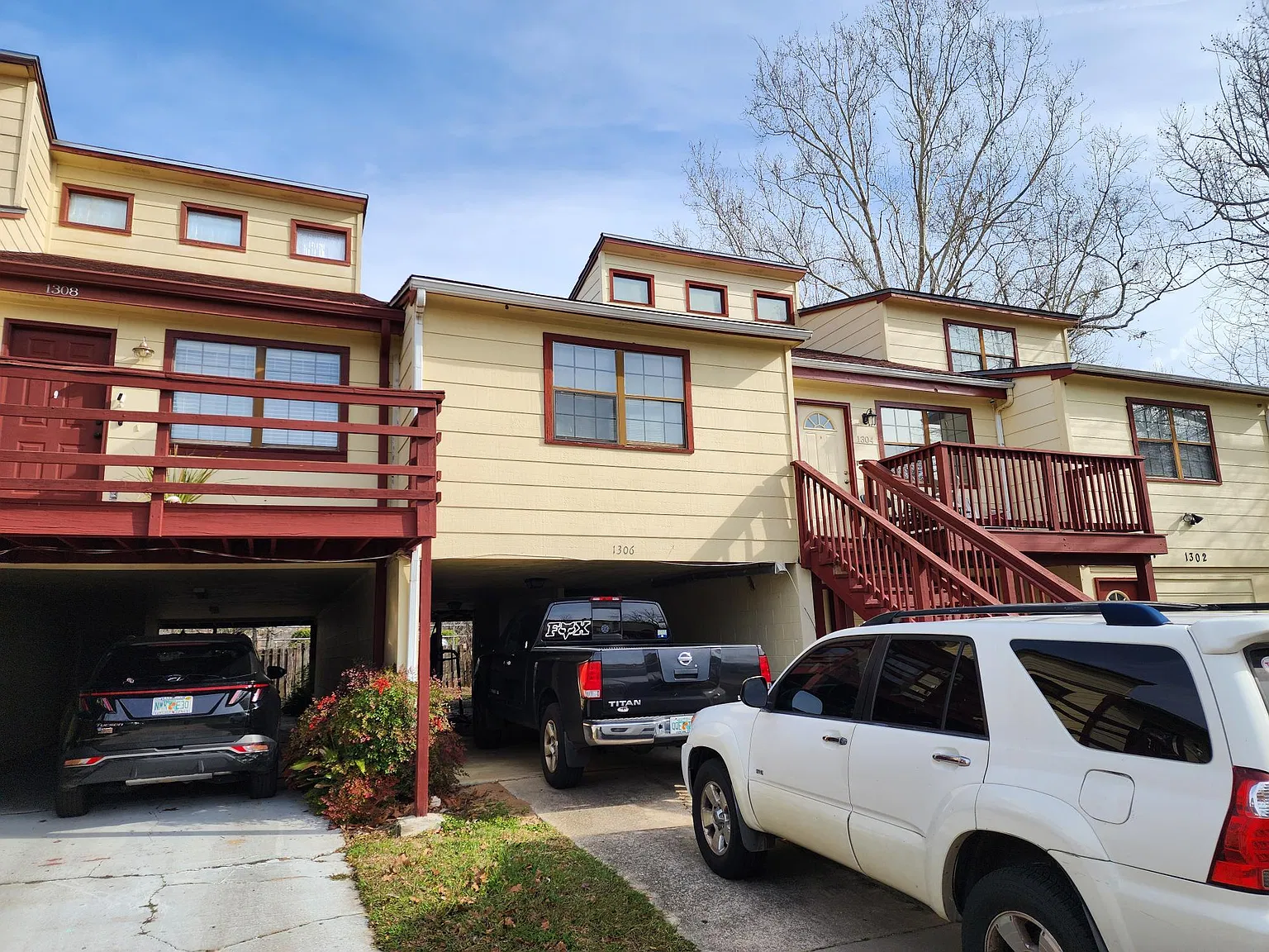2 bed, 1050 sqft, $1,600 — Photo 1