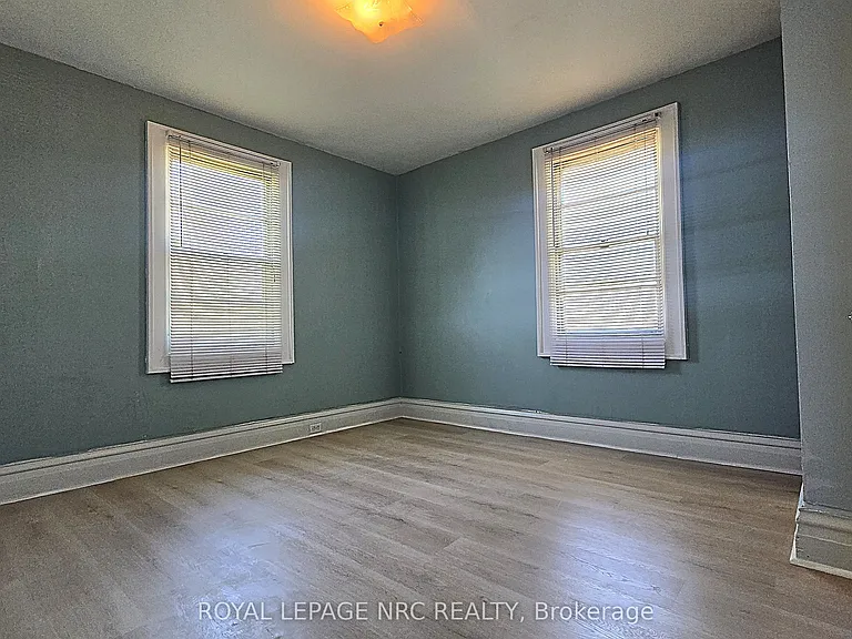 4425 Hiram St — Photo 16