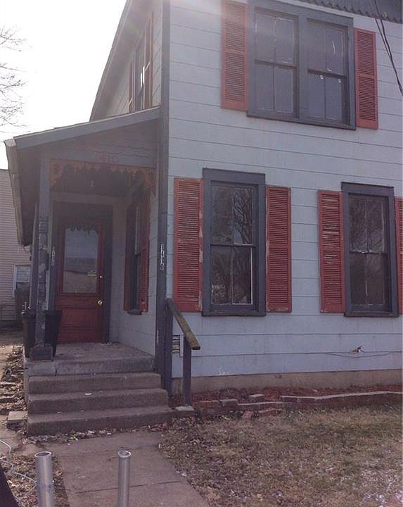 2nd image of 1410 Forest Ave