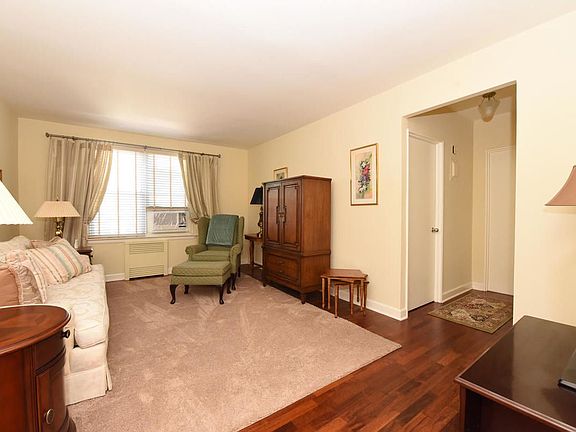 2nd image of 3925 51st St APT 2F