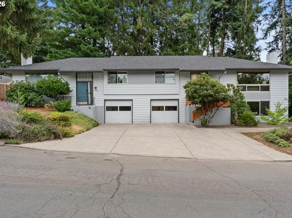 9042 SW Monterey Pl, Portland, OR 97225