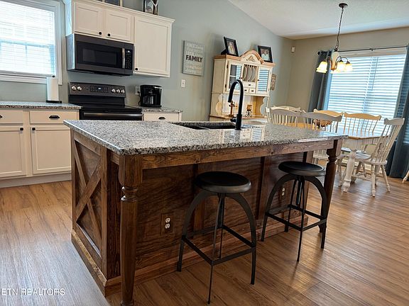 5th image of 7625 Shadewell Dr