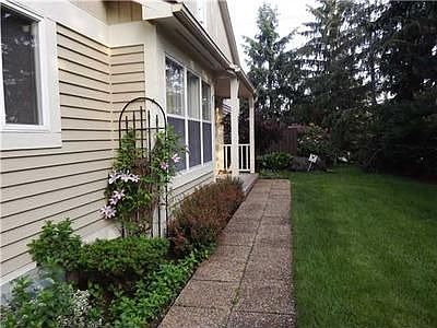 4th image of 44 Montreal Pl