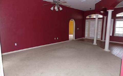 4th image of 192 NW Lakeside Ct